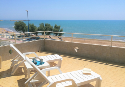 Casa Vacanze Villetta Bivani Con Terrazza Fronte Mare